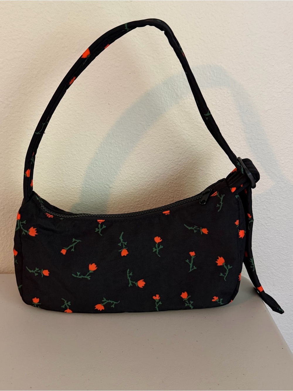 Baggu Cargo Shoulder bag in painted wildflower. Like New - Picture 6 of 7